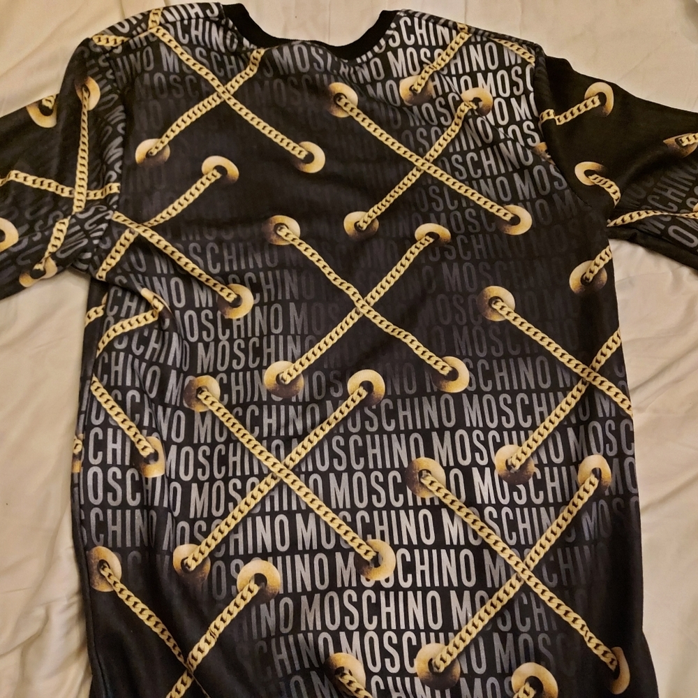 Men's moschino sweat shirt